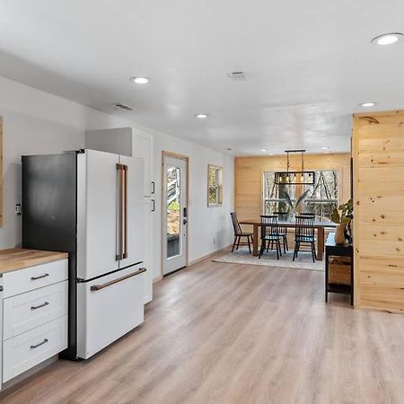 New! Modern Cabin With Two Decks, Bar & Game Room! Gatlinburg Exterior photo
