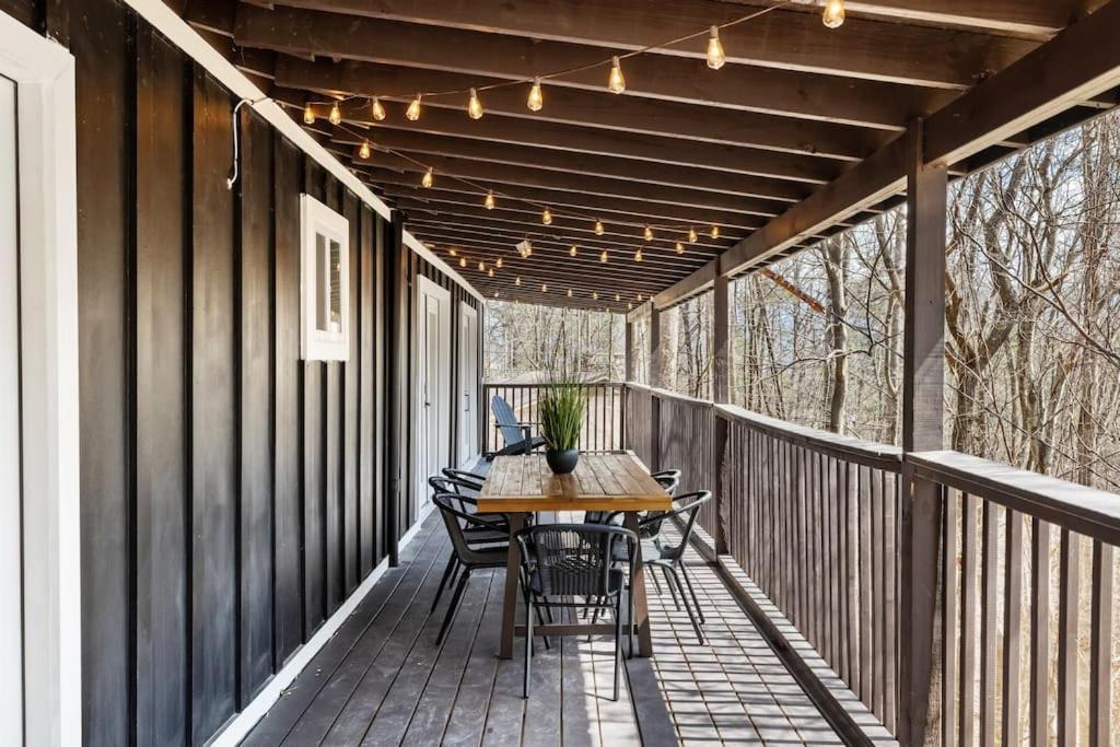 New! Modern Cabin With Two Decks, Bar & Game Room! Gatlinburg Exterior photo