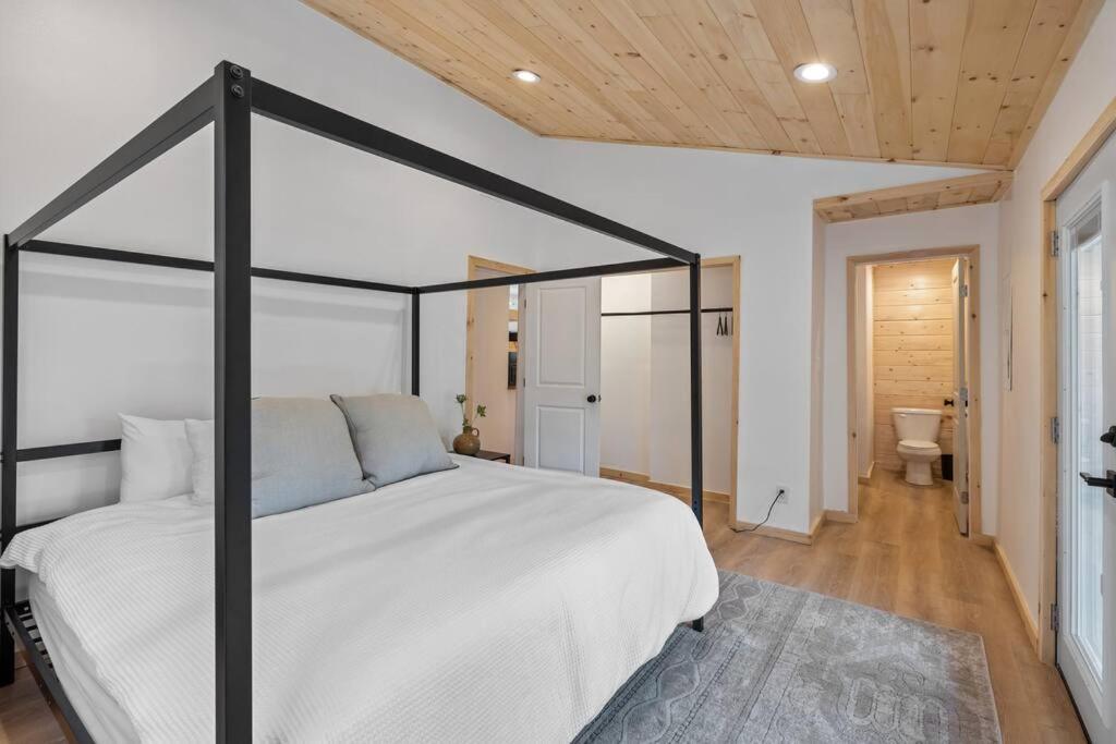 New! Modern Cabin With Two Decks, Bar & Game Room! Gatlinburg Exterior photo