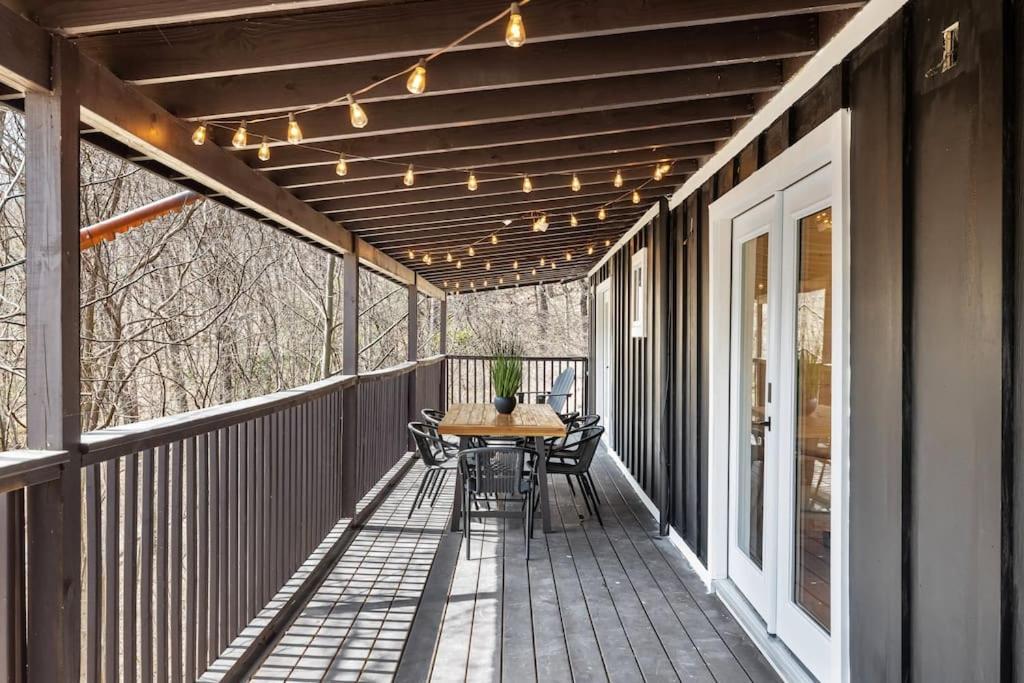 New! Modern Cabin With Two Decks, Bar & Game Room! Gatlinburg Exterior photo